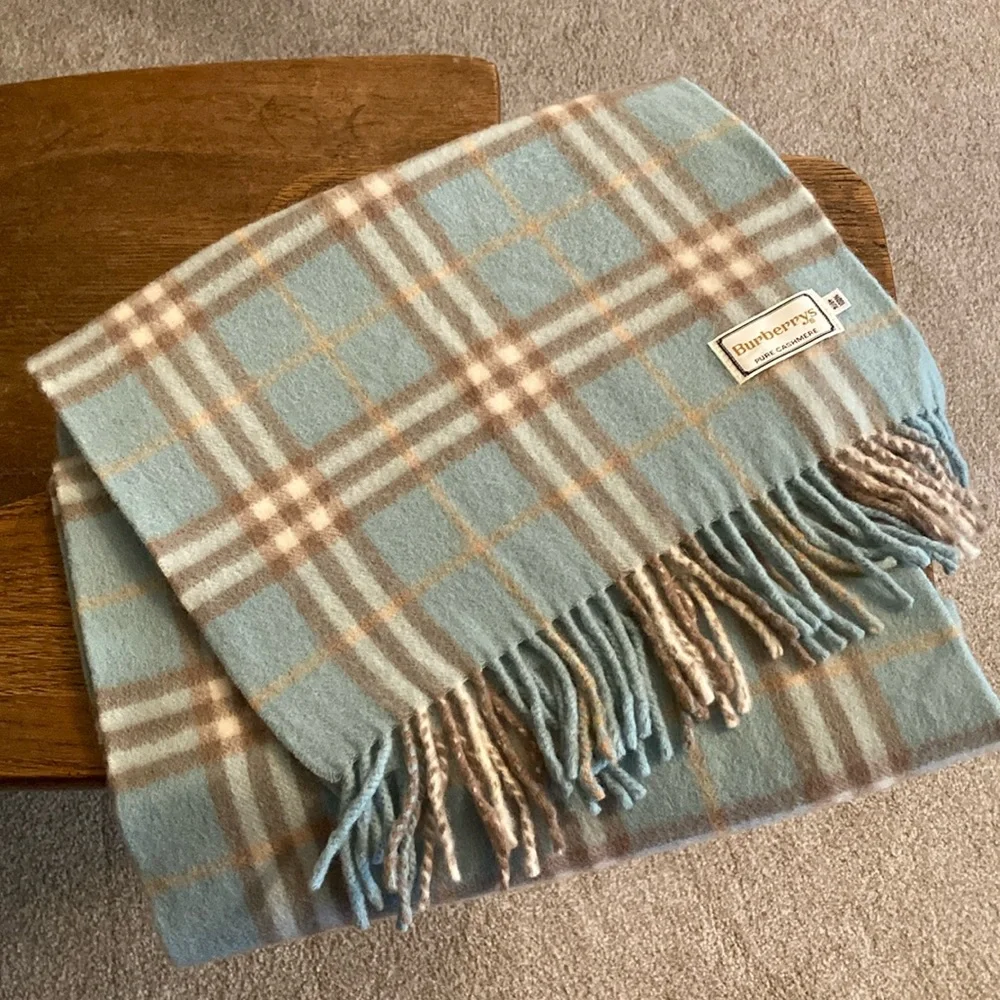 Burberrys Pure Cashmere Scarf Vintage - Picture 1 of 4